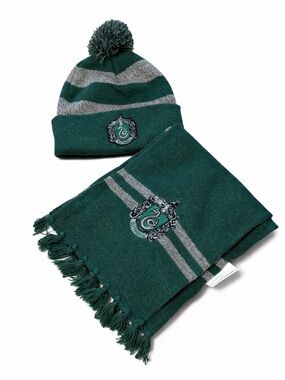 Harry Potter Slytherin Knit Hat & Scarf Set Green Gray NWOT